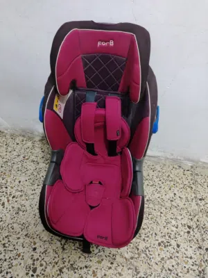 كرسي أطفال سياره ForB نظيف جدآ