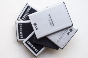 بطاريات الموبايلات القديمة