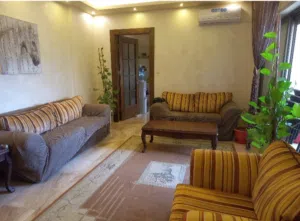 شقة فاخرة مع روف للبيع خلدا حي راقي 230م روف 120م مع اطلاله مواصفات مميزة بسعر مناسب ومغري