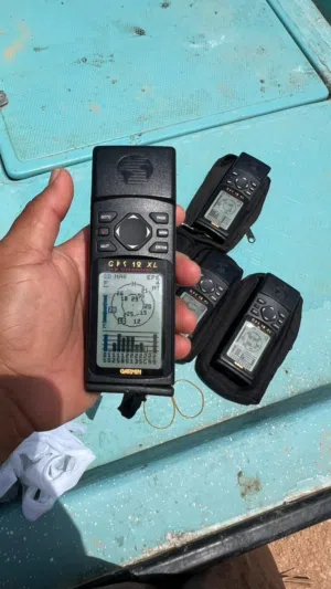 اجهزة gps مع ضمان