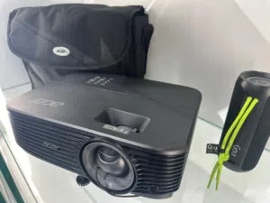 بروجكتور acer + سماعات Goui