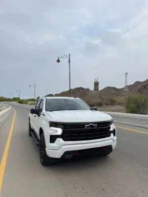 شفروليه سيلفرادو RST موديل 2022 – رقم 1 (فل أوبشن – إيرباجات وكالة)