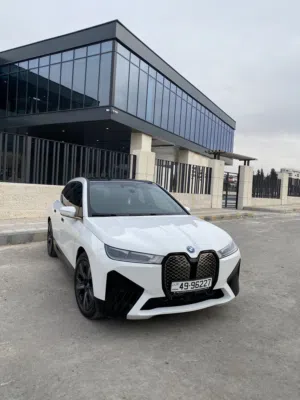 2023 BMW iX xDrive AWD FULL Electric  المسافة المقطوعة50000 كم فقط  فحص اتوسكور A 87 تقطع في الشحنة