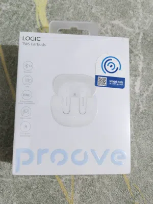 هذه سماعات أذن لاسلكية من طراز Proove Logic TWS.  تتميز بتقنية Bluetooth 5.4 لاتصال مستقر. تحتوي على