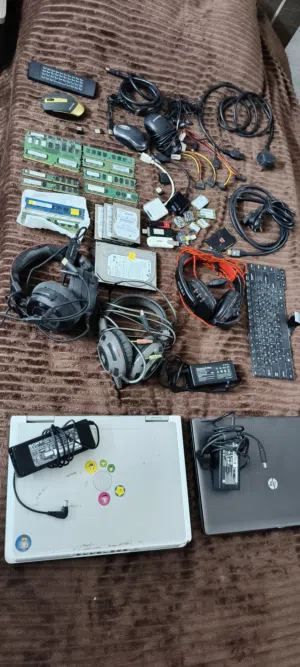 لابتوبات عدد 2 شغالات كور i5 رام 8 جيجا وا كور تو ديو 6 وارامات وشواحن وكوشات حلوا المهم قرمز ونقي