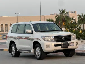 Toyota Landcruiser G v6 model 2013 FOR SALE