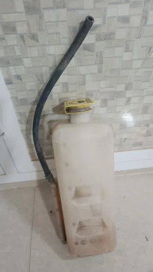 دبة ماء لرديتر جيب رانجلر tj 2006