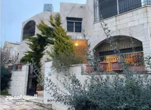 240 m2 More than 6 bedrooms Villa for Sale in Amman Al-Thuheir