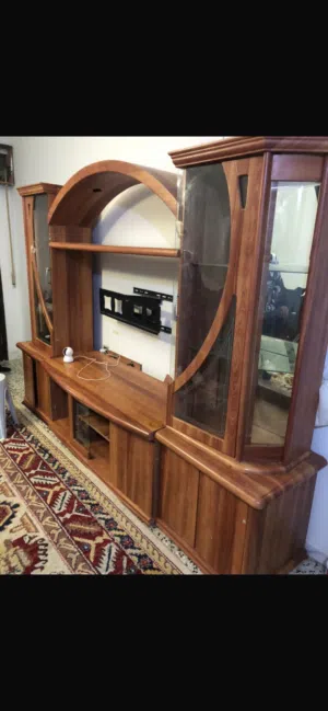 مكتبة للبيع