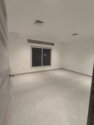 للبيع بيت بالزهراء ق5   مساحه 403م  موقع شارع اخو الزاويه  دور ونص  بنيان نظيف و تم الترميم خارج ودا