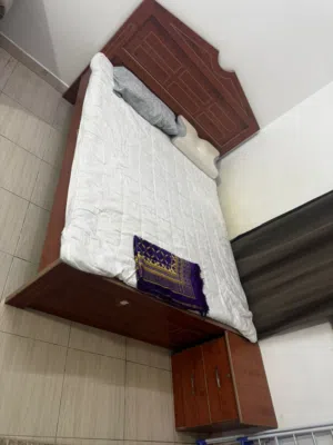 bed queen size with Wardrobe and dressing table