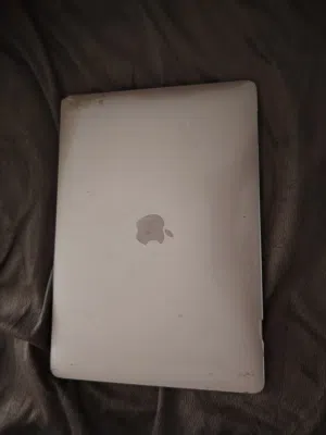 Apple Macbook air ماك بوك اير  سعة512 لون ذهبي