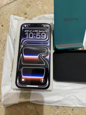 ايفون 16e128 أمريكي
