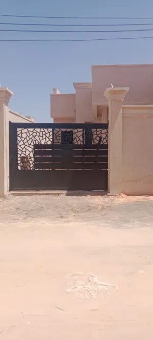 منزل نص تشطيب للبيع