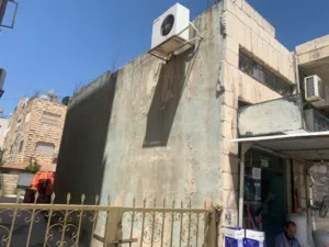 مجمع تجاري للبيع