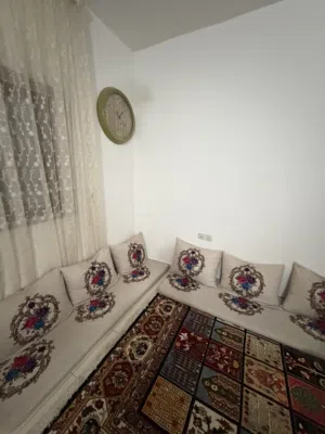 جلسة ارضيه تكية