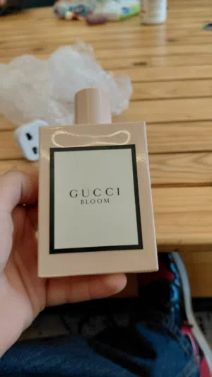 عطر gucci bloom eau de parfum الأصلي 100% من الحرة الاردنية