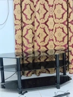 طاوله زجاجيه للبيع