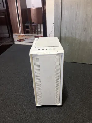 Deep cool pc case good condition with a mirror