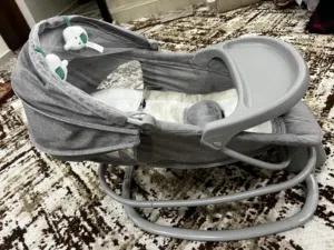 حامله اطفال او سرير اطفال بحاله ممتازه جدا