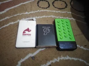 بور بانك عدد 3 ب 3 دنانير كلهم.. واحد منهم بدعم الوايرلس لصاحب النصب ببلاش