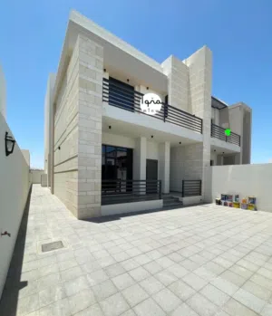 400 m2 More than 6 bedrooms Villa for Rent in Muscat Al Khoud