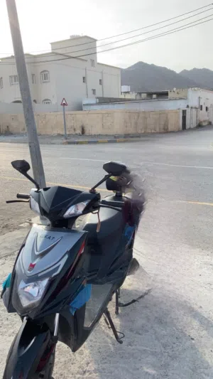 سكوتر كهربائي جديد اقرأ الوصف .