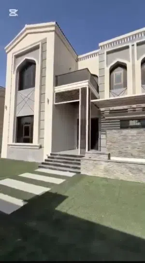 فيلا فاخرة للبيع في الطوية