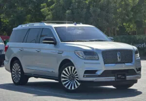 LINCOLN NAVIGATOR 2018 GCC // FSH // ORGINAL PAINT // ACCIDENT FREE // PERFECT CONDITION