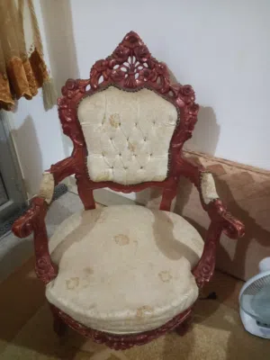 صالون للبيع