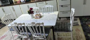 ميز طعام وكراسي