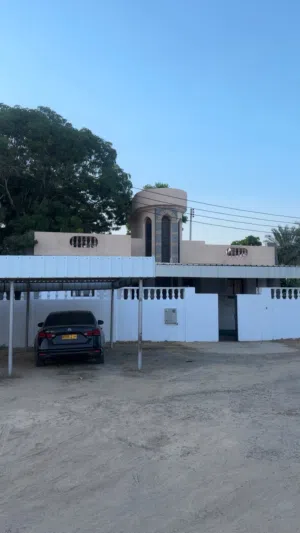400 m2 5 Bedrooms Townhouse for Rent in Al Batinah Sohar