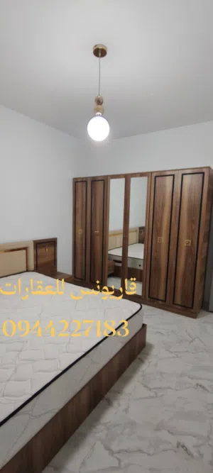 ايجار شقة فاضية في قاريونس بالقرب من طابلينو و الكيش