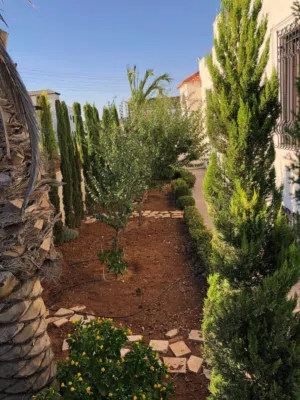 REF:14966 - فيلا فاخرة للبيع – طريق المطار / تلعة الذهب (خلف إيكيا)
