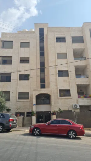 شقة 170م2 + روف للبيع في أبو نصير