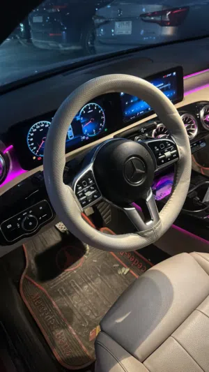 للبيع مارسدس A220