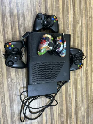 2013 XBOX360 مستعمل مفتوح فقط تنظيف