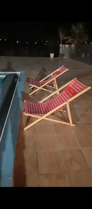 كرسي سباحة خشب واحد فقط جديد