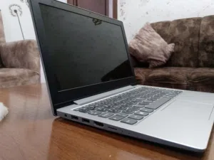 ب 60 دينار حرق لابتوب لينوفو شغال ميه ميه بطاريه ممتازه جدا  معه شاحنه للبيع ب 60وقابل للتفاوض مو