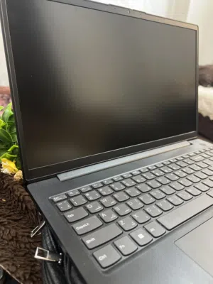 لابتوب lenovo v15 G4 AMN