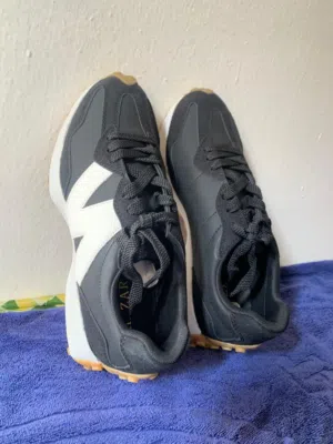 Sneaker shoes