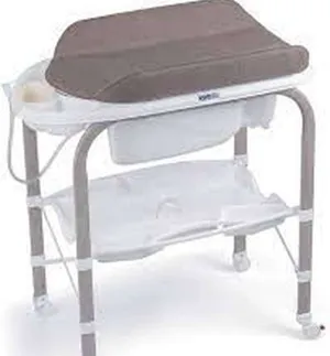 طاولة الغيار الإيطالية من Cam حمام وشور وصابون ولعب مع طفلك من عمر يوم