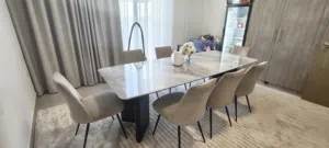 للبيع طاولة طعام