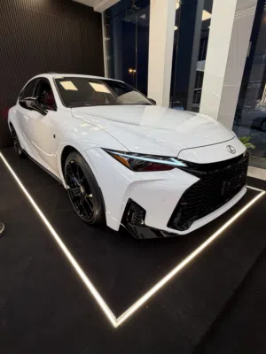 Lexus . IS . 2026 . New1
