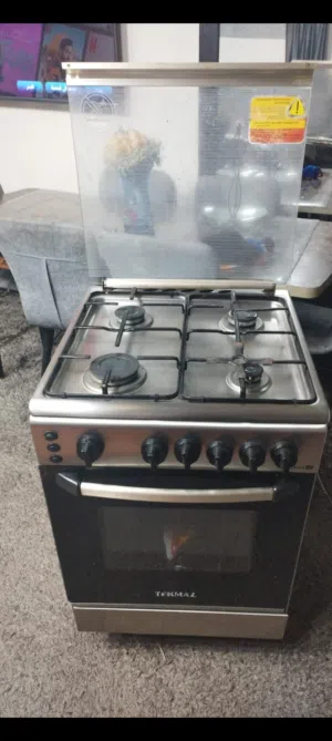 فرن اربع عيون وفرن شغال وشواية وصينيه الفرن بحالة جيدة السعر:[50] (الموقع): (ضاحيه الحج حسن)