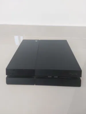 ps4 للبيع جيد جدا