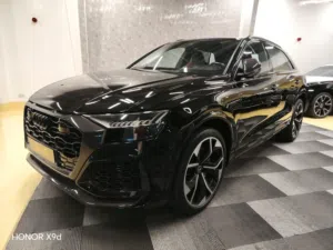 AUDI/R S Q 8/STATION v-8 Model-2022  Km-131000
