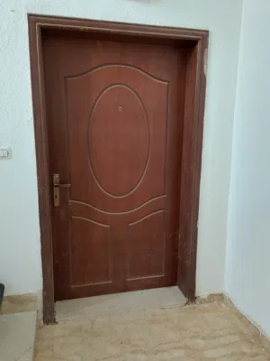 شقة للبيع في السلط على دوار البحيرة