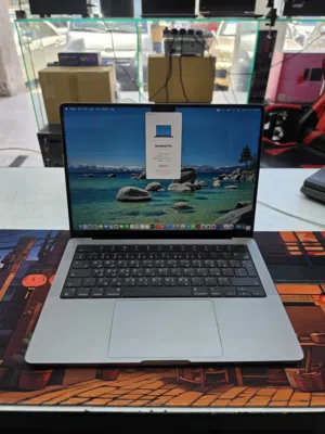 Macbook Pro M3 14inch Ram8gb ssd 512gb cycle 23 batary 100 use for sale