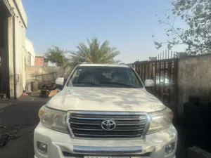 TOYOTA LAND CRUISER V8 GXR – 2015